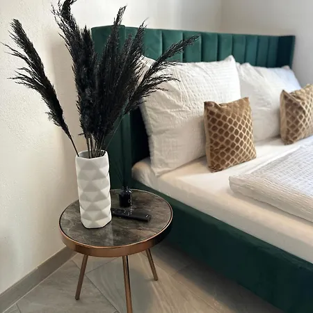 Cozy For 2 - 5 Min To Main Station *